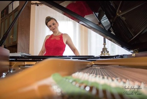 La pianista cosentina Ingrid Carbone, conquista il Global Music Awards