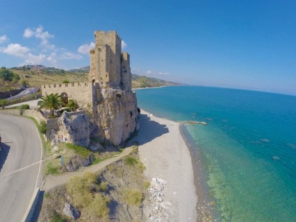 Il Castello di Roseto Capo Spulico dove fu custodita la Sacra Sindone