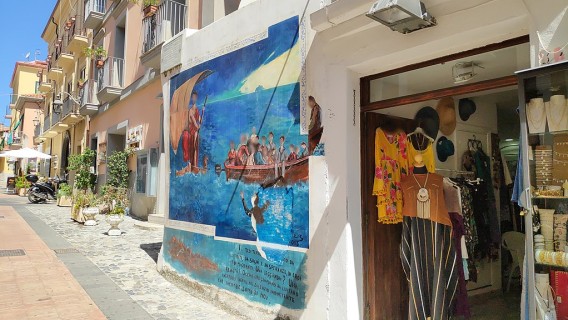 Diamante, quarant'anni di murales: una vetrina artistica internazionale